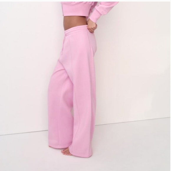 ❌️SOLD❌️WIDE PINK JOGGER PANTS SIZE L - Picture 3 of 4